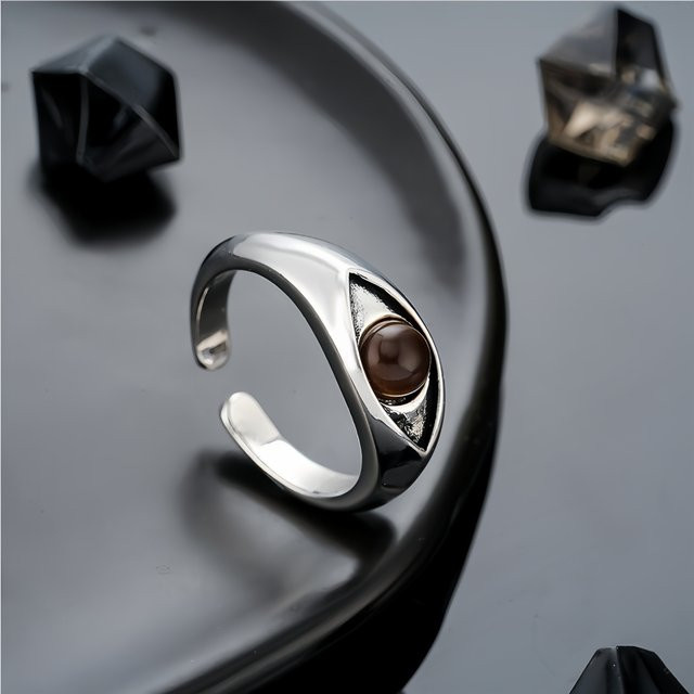 LENNIK Retro-Ring Horusauge, versilbertes Kupfer, Unisex - Bild 1