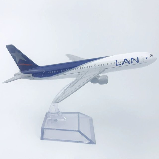 ZOCO B777 Chile LAN Airways Modellflugzeug, Metallreplik, Maßstab 1:400 - Bild 1