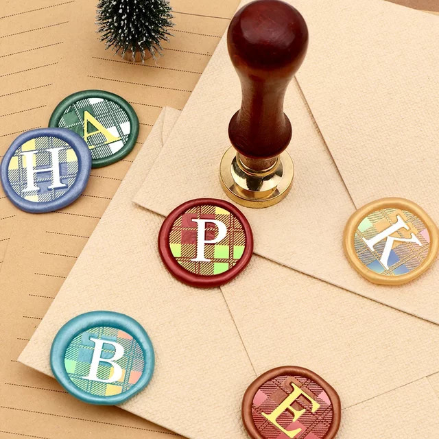 Vintage Wachssiegel-Stempel mit 26 englischen Buchstaben und Kupferkopf aus Metall für DIY-Karten, Scrapbooking und Einladungen, Mehrfarbig - Bild 1