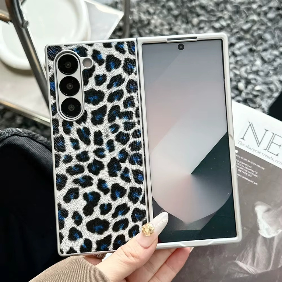 Stoßfeste Handyhülle mit Leopardenmuster und silbernem Rand für Samsung Galaxy Z Fold 7, 6, 5, 4, 3 5G in Braun und Multicolour - Bild 1