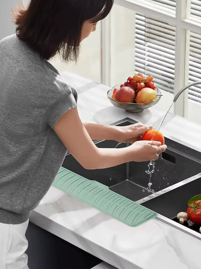 KEMORELA Silikonmatte für die Küchenarmatur in Grau, rutschfeste Abflussmatte mit Neigung zur Wasserführung für Badezimmer und Küche - Bild 6