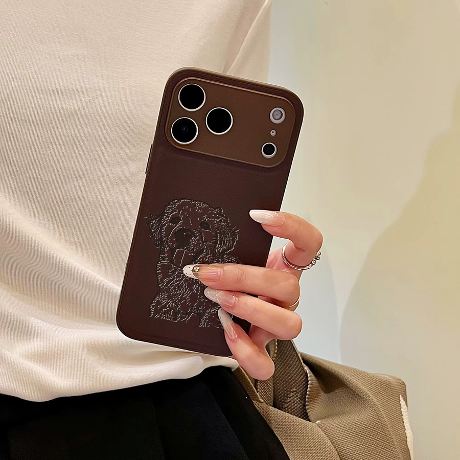 Personalisierte iPhone Schutzhülle mit Lasergravur für dein individuelles Porträt von Familie, Paar oder Haustier in Beige und Braun für iPhone 17 16 15 14 13 Pro Max Plus Air - Bild 1
