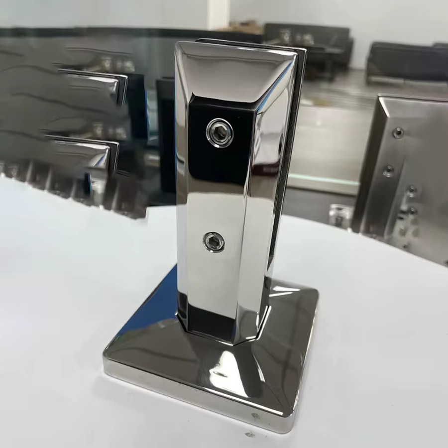 Maßgefertigte Glas-Balkongeländer und Treppengeländer mit Edelstahl-Glasarmaturen in Silber - Bild 1