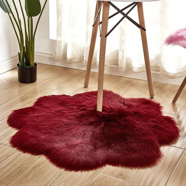 Yiran Furniture Blumenform Teppich aus flauschigem Kunstfell in Rot, Weiß und Schwarz, Durchmesser: 80 cm - Bild 1