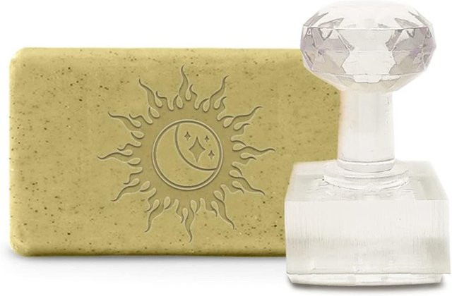 Handgemachter Acryl-Seifenstempel mit Sonne und Mond Motiv sowie abnehmbarem Griff für deine Seifenherstellung in Transparent - Bild 1