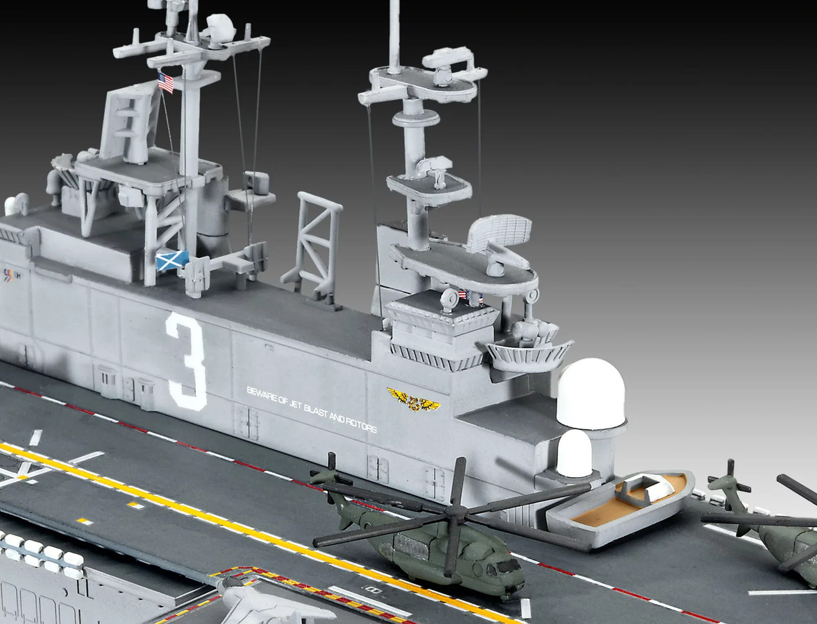 Revell US Navy Assault Carrier WASP Class Schiff - Bild 4