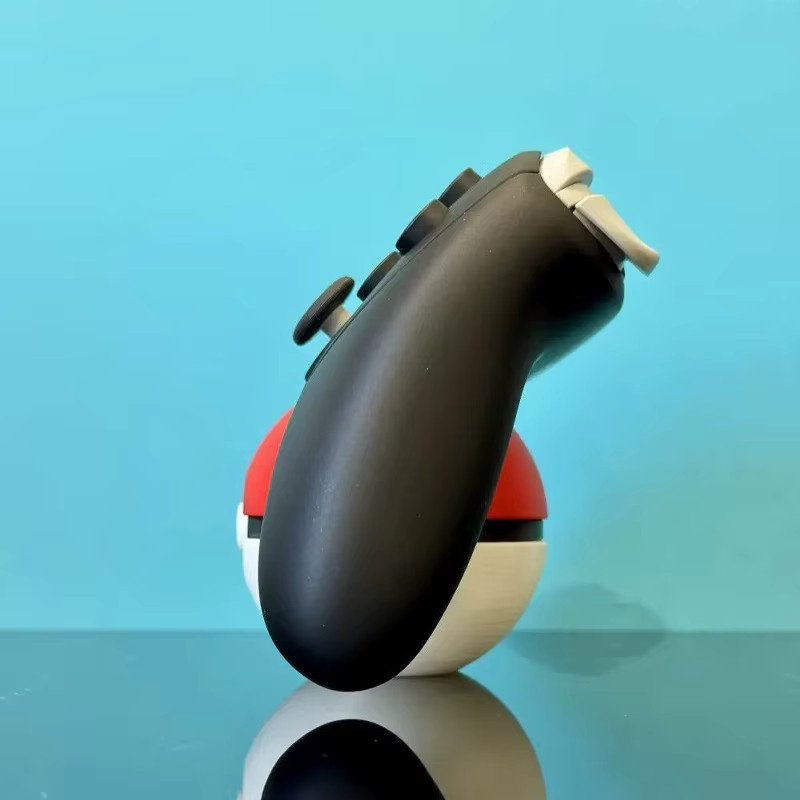 Bandai Pokemon Poke Ball Universal Gamepad Halterung für PS5, Xbox und Nintendo Switch Pro Controller, Multicolor - Bild 2