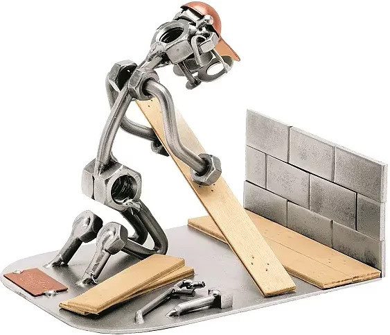Schraubenmännchen Parkettleger von Hinz & Kunst aus Metall und Holz in Silber - Bild 1