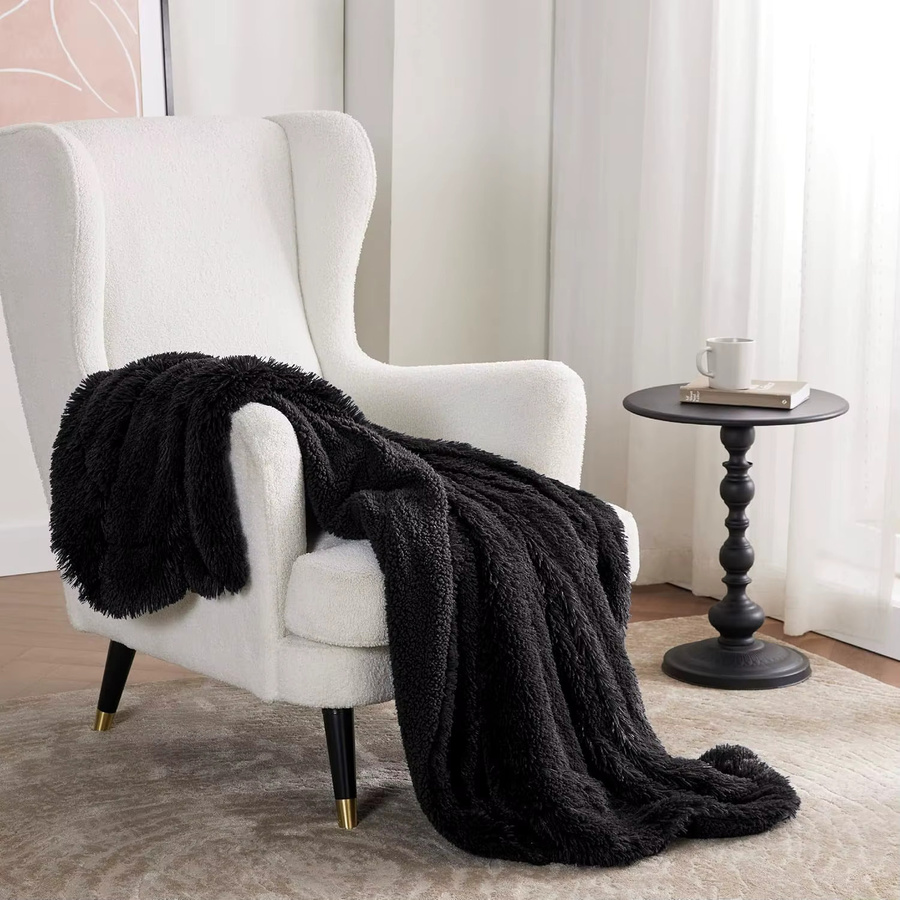 JUANNAI Überwurfdecke aus Fleece und Sherpa-Plüsch in Schwarz, Unisex Design, B/T: 120 x 80 cm - Bild 2