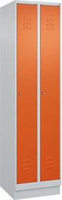 C+P Spind Classic PLUS Garderobenschrank mit Sockel, 2 Abteile, Grau/Orange, H x B x T: 195 x 50 x 50 cm - Bild 1