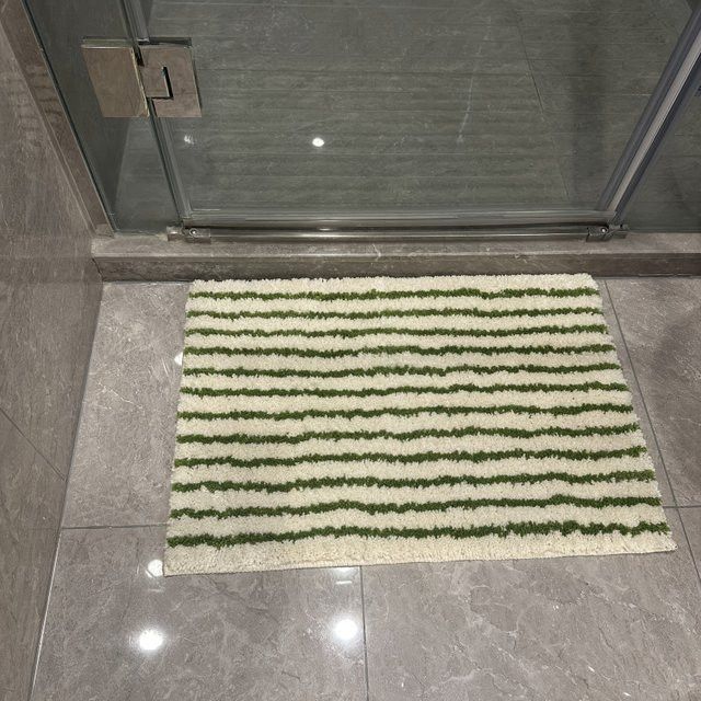 VIKAMA minimalistischer gestreifter Badezimmerteppich, rutschfeste und saugfähige Bodenmatte für deine Heimdekoration - Bild 1