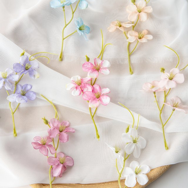 Künstliche Pflaumenblüte aus Seide von XIAOYINMO in Blau für DIY-Dekorationen und Hochzeitskränze - Bild 1