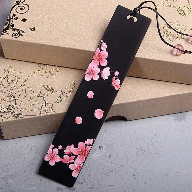 Yiran Furniture Lesezeichen aus Holz mit Pflaumenblüten und Sakura Design in Schwarz - Bild 1