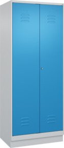 C+P Wäsche- und Kombispinde Classic PLUS mit Sockel, 2 Abteile, RAL 5012 Lichtblau, B/T/H: 80 x 50 x 195 cm - Bild 1