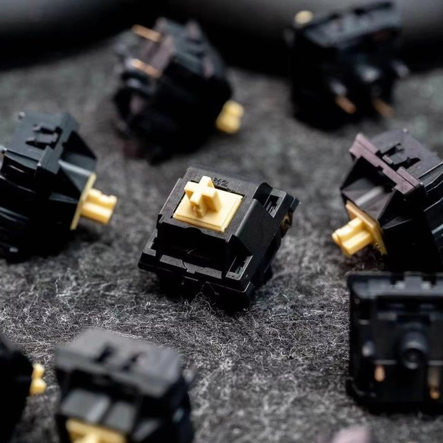 MZ Studio Y3 Mechanische Tastatur in Schwarz mit linearen Hot-Swap-Schaltern und werkseitiger Schmierung - Bild 1