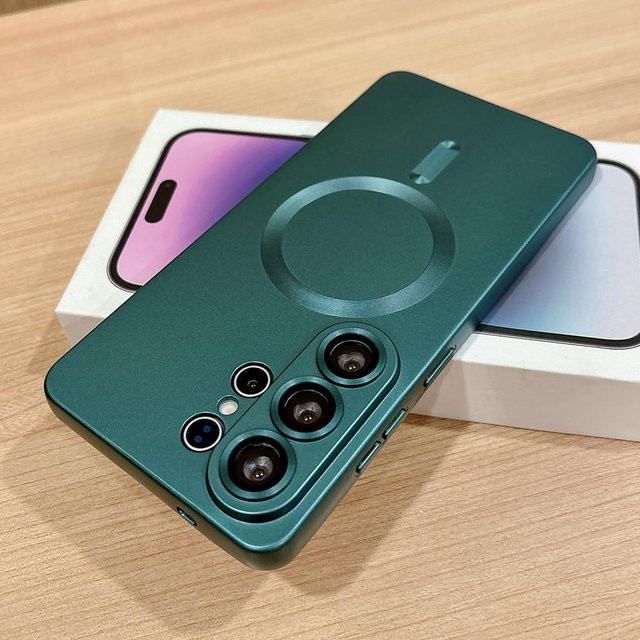 Matte magnetische TPU Hülle für Samsung Galaxy S26 Ultra, S24 Ultra, S23 Ultra und S2 Ultra in Grün, kompatibel mit kabellosem Laden - Bild 1