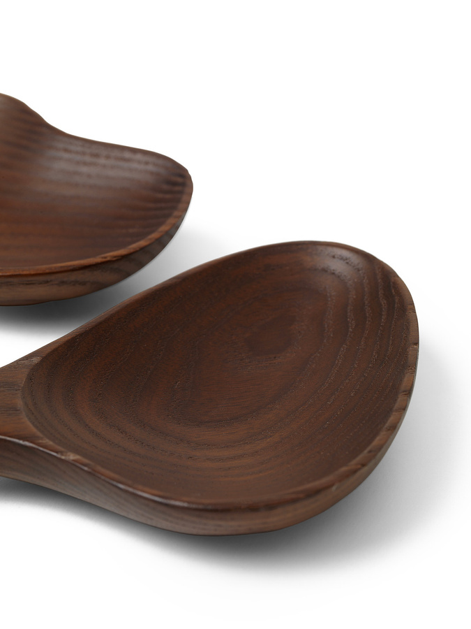 Ferm Living Os Salatbesteck aus Holz in Dunkelbraun Matt - Bild 3