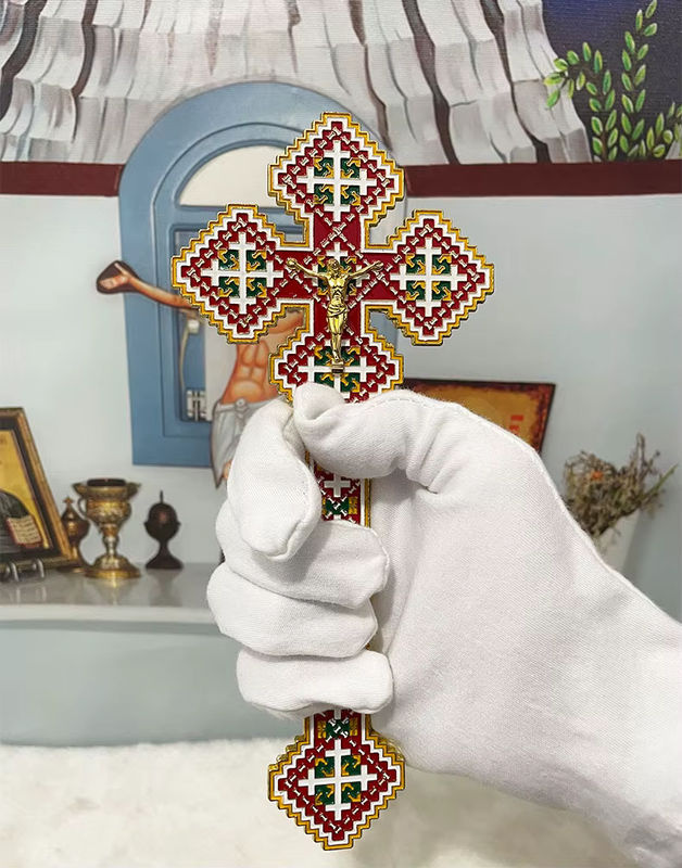 Doppelseitiges orthodoxes Segenskreuz mit Jesus als christliche Dekoration aus Zinklegierung in Gold und Mehrfarbig - Bild 3