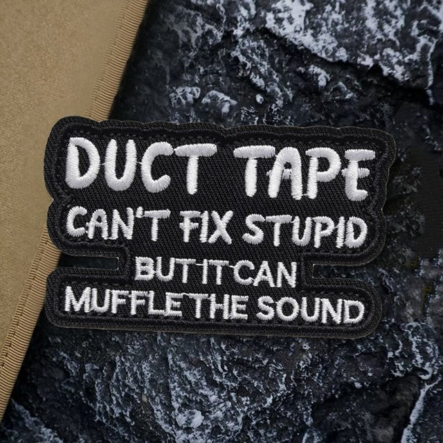 Bestickter Klettverschluss Aufnäher Duct Tape Meme Taktisches Abzeichen in Schwarz für Rucksack und Mütze - Bild 1