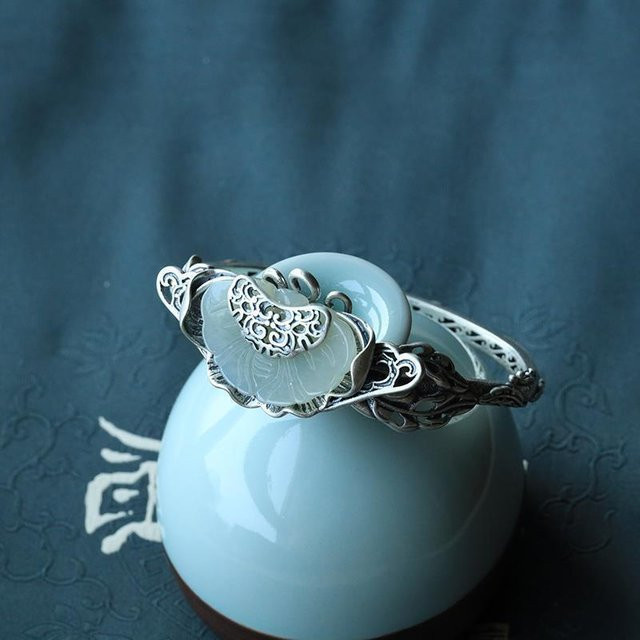 YIRAN Armreif, Schmetterlings-Inlay, Hetian Jade, gray, Damen - Bild 1