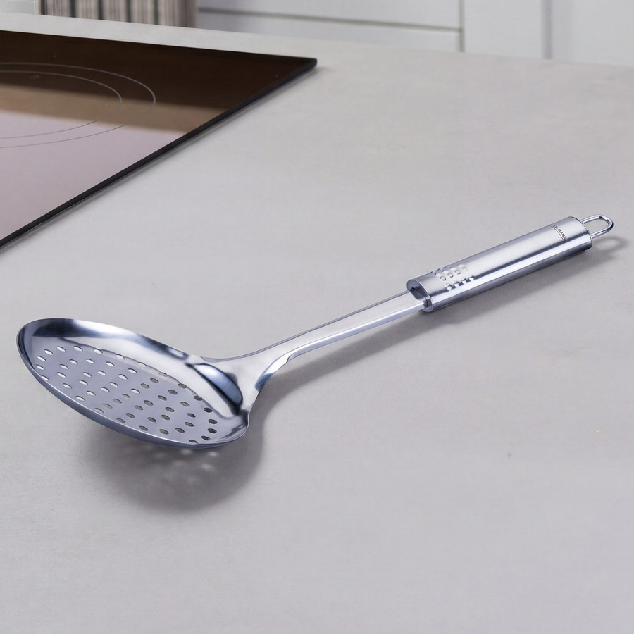 Fackelmann Abseihlöffel aus Edelstahl mit Lochung und Ovalgriff, Silber, Länge: 35 cm - Bild 2