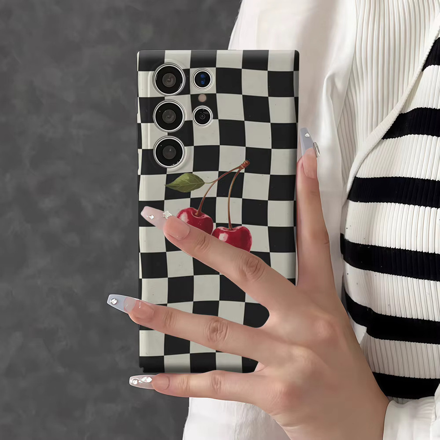 Glänzende Kirsch-Handyhülle mit Karomuster für Samsung Galaxy S25 Ultra, S24 und S23 Ultra Plus in Multicolour - Bild 3