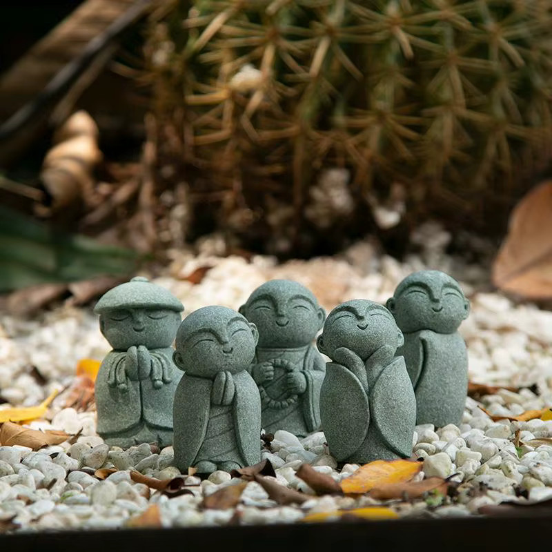 Eelhoe 4-teiliges Miniatur-Statuen Set aus Harz, Kleine Mönch-Figuren für asiatische Zen-Garten Dekoration und Meditations-Ornamente - Bild 2