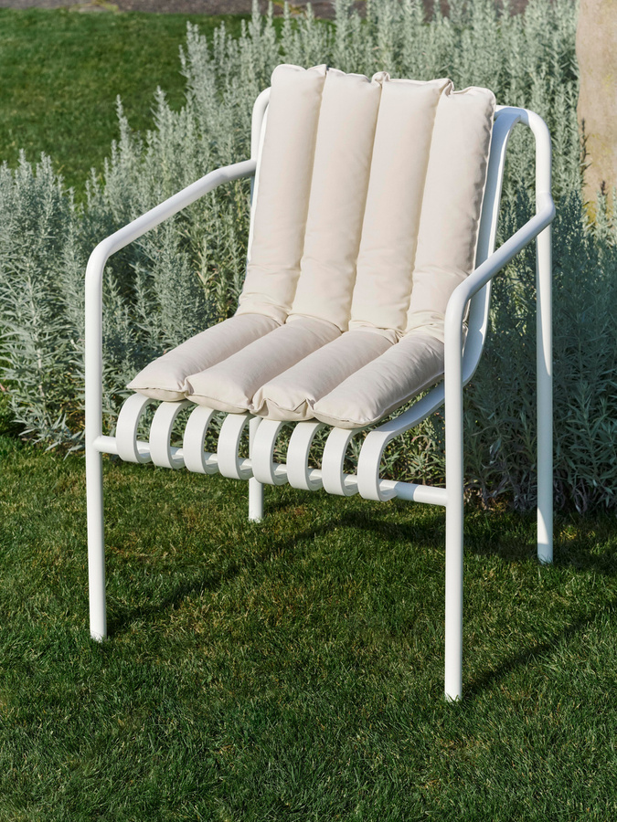 HAY Palissade Soft Quilted Kissen für Dining Armchair in Anthrazit und Weiß - Bild 2