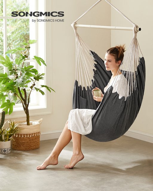 SONGMICS Hängesessel mit 2 Kissen und Metallkette, Hängeschaukel für Indoor und Outdoor, belastbar bis 150 kg, Grau/Weiß - Bild 1