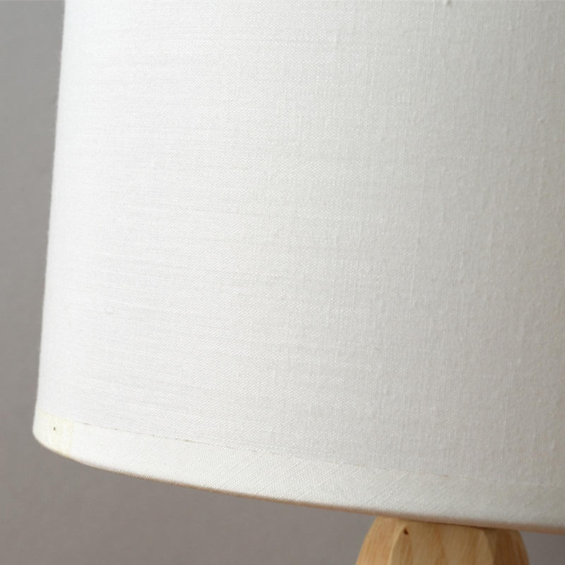 LED Holz Nachttischlampe im Stativ-Design mit weißem Leinenlampenschirm in Beige, E27 Fassung - Bild 3