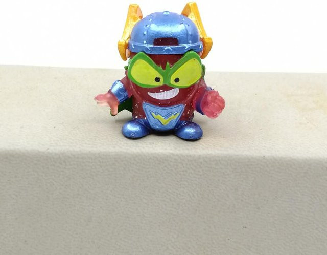 Superthings Neon Blast Enigma, Einzelfigur, 1-teiliges Set - Bild 1