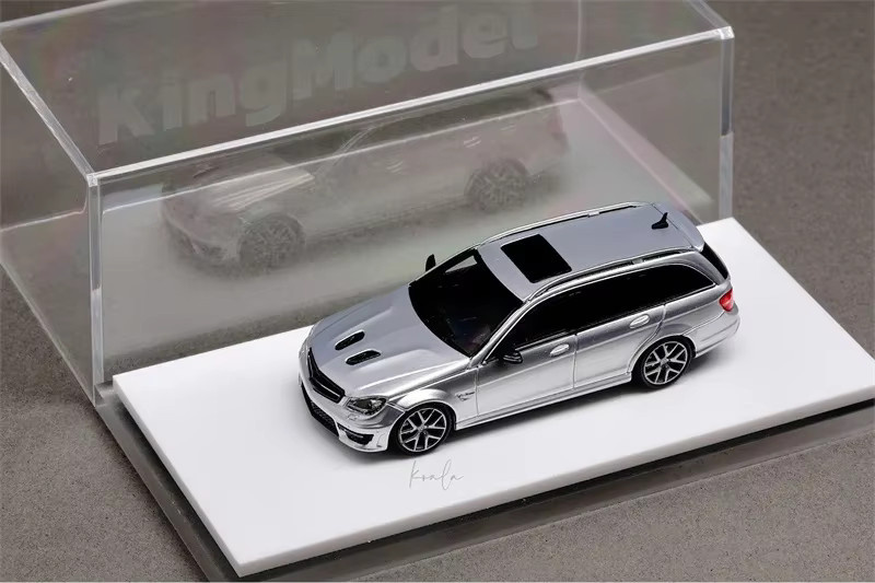 King Model E63 W211 / C63 W204, Druckguss-Sammlerfahrzeugmodell, 1:64 - Bild 2