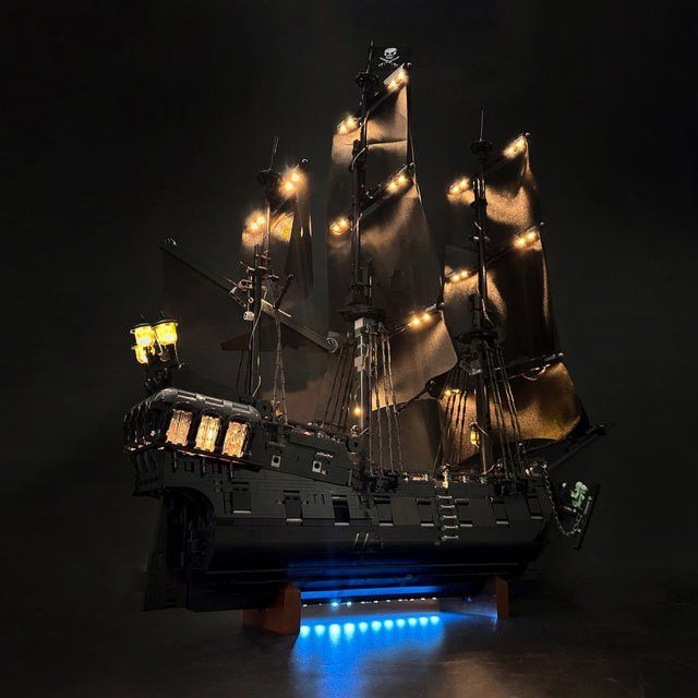 BYB LED-Beleuchtungsset für LEGO 10365 Captain Jack Sparrows Piratenschiff als dekorative Lampe - Bild 1