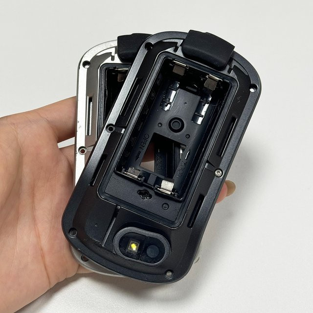 Garmin Oregon 650 650T Mittelrahmen Rückabdeckung Gehäuse Schale in Silber Ersatzteil - Bild 1