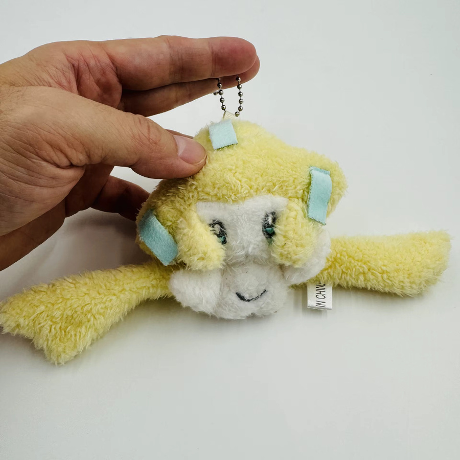 TAKARA TOMY Jirachi Pokémon Plüsch-Schlüsselanhänger, LED-Nachtlicht, 9 cm - Bild 2
