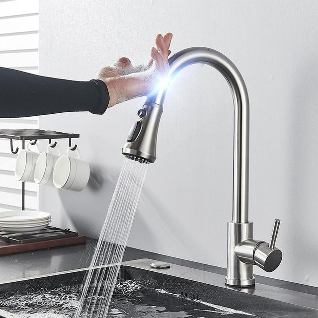 MYQualife Küchenarmatur mit herausziehbarer Brause und Sensitive Touch Control in Schwarz und Silber - Bild 1