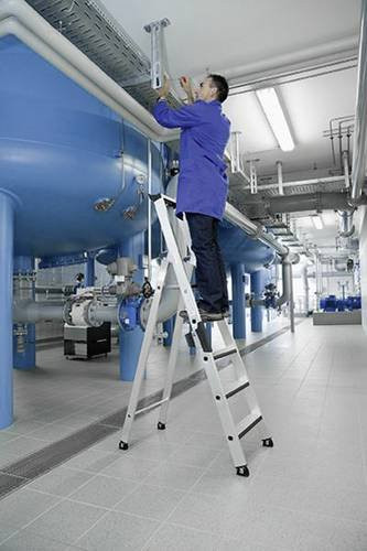 MUNK Günzburger Steigtechnik Relax Step Aluminium Stehleiter mit 4 Stufen in Silber, Arbeitshöhe: 3 m - Bild 1