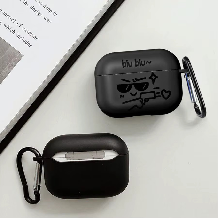 Schutzhülle für Apple AirPods Pro und AirPods 4 in Schwarz mit Herz-Design - Bild 2
