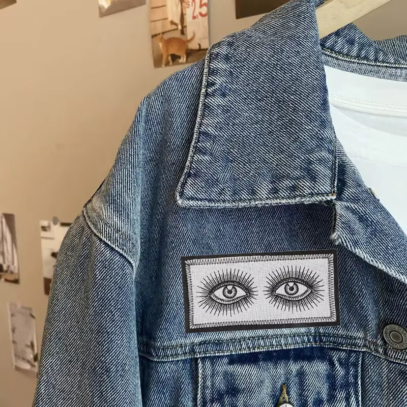 Weisheit Helle Augen Gestickter Patch in Weiß zum Aufnähen oder Aufbügeln für Kleidung, Kappen und Taschen - Bild 2