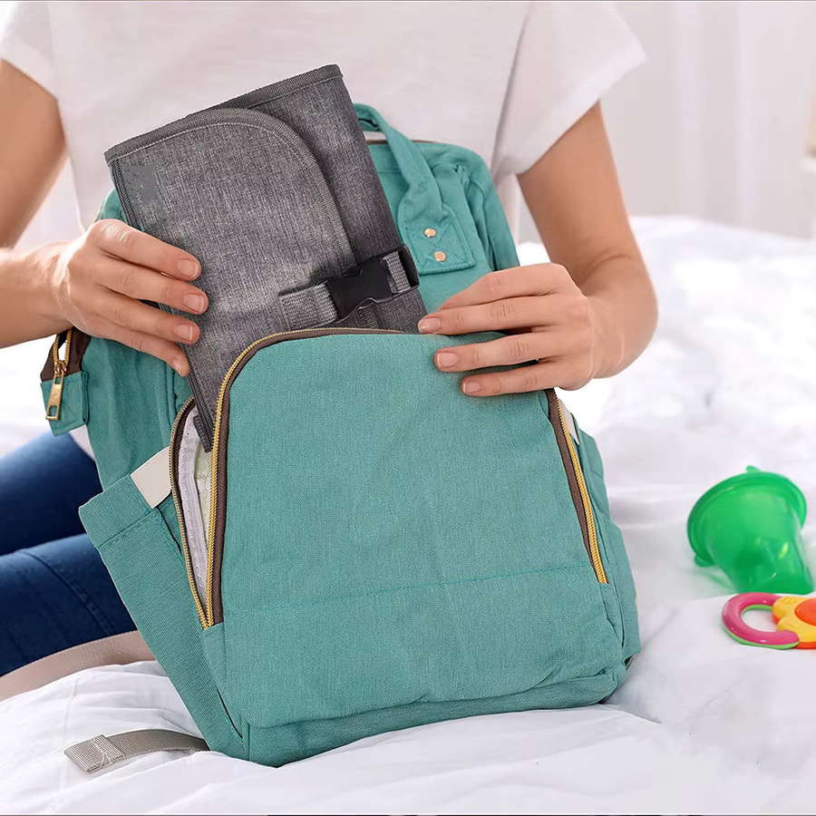 Tragbare und faltbare Wickelunterlage für Babys in Grau, wasserdichte Windel-Trennmatte für unterwegs - Bild 3