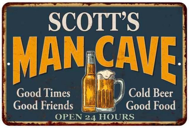 Personalisiertes Metallschild Hello Young Man Cave Beer in Weiß und Multicolour im Retro-Design - Bild 1