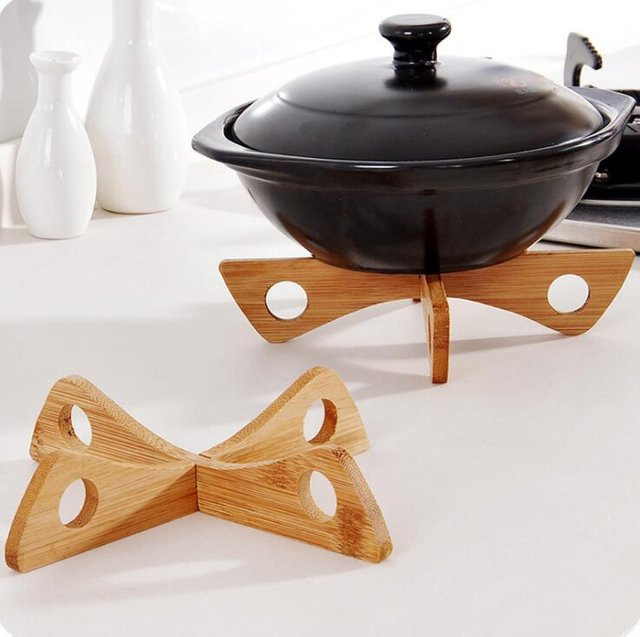 NATAWA Hitzebeständliches Tablettgestell mit abnehmbarer Holzmatte aus Bambus, Schwarz/Braun, quadratisch - Bild 1