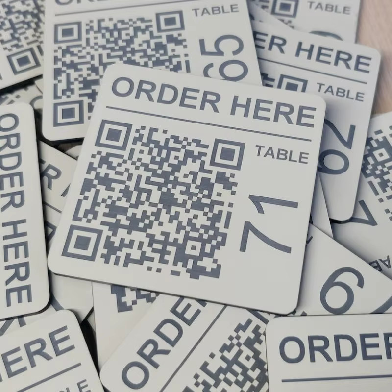 Individuelle QR-Code-Lasergravurscheiben in Gold, quadratische Etiketten mit 5 cm x 5 cm Maßen - Bild 2