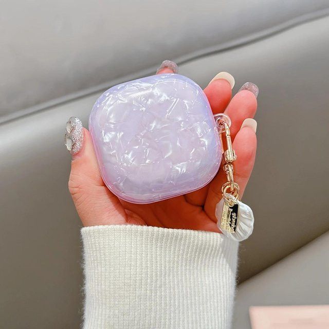 Glänzendes Muschel Case in Weiß und Rosa für Samsung Galaxy Buds Pro, Galaxy Buds 2 Pro und Galaxy Live 2 aus weichem Silikon und stoßfestem Material - Bild 1