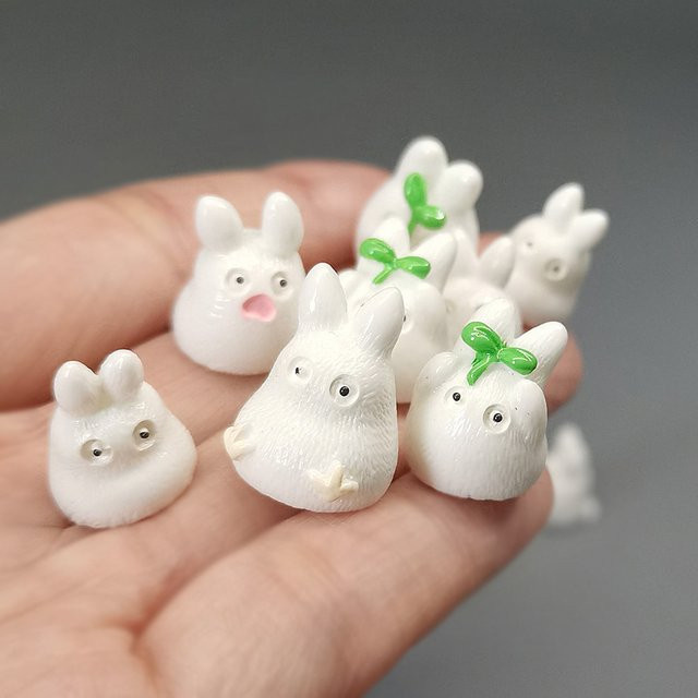 INKANEAR Miniatur Elch Figuren aus Resin in Weiß und Grün für Garten und DIY Handwerk - Bild 1