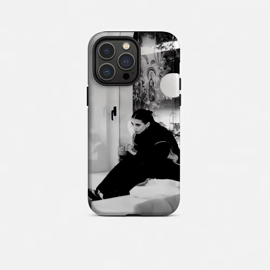 Y-Young Miko Miko Handyhülle für iPhone 17 16 15 14 13 12 Pro Max Plus mit glänzender HD-Doppelschicht-Flüssigkeitshartschale in White und Multicolour - Bild 7