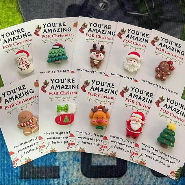 10 Stück Weihnachts-Mini-Umarmelkarten mit bunten Harzornamenten in Herzform als Grußkarten und Weihnachtsgeschenke - Bild 1