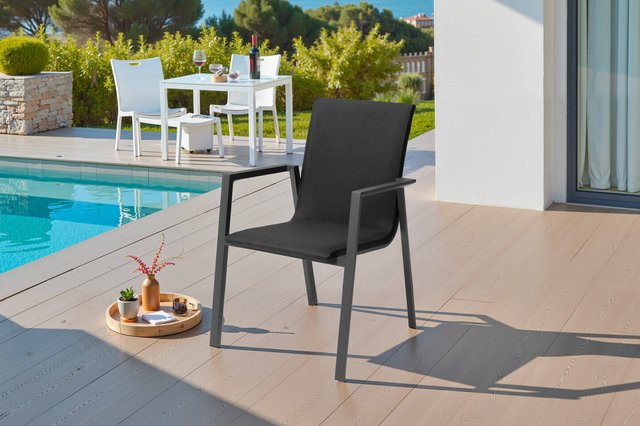 OUTFLEXX Stapelstuhl in Schwarz aus Aluminium und Textilene für Garten, Balkon und Terrasse - Bild 1
