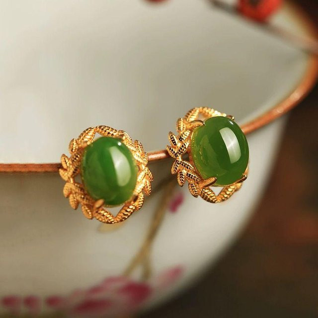 Ohrringe Blätterstecker, Hotan-Jade grün, Kupfer, Gold, Damen - Bild 1
