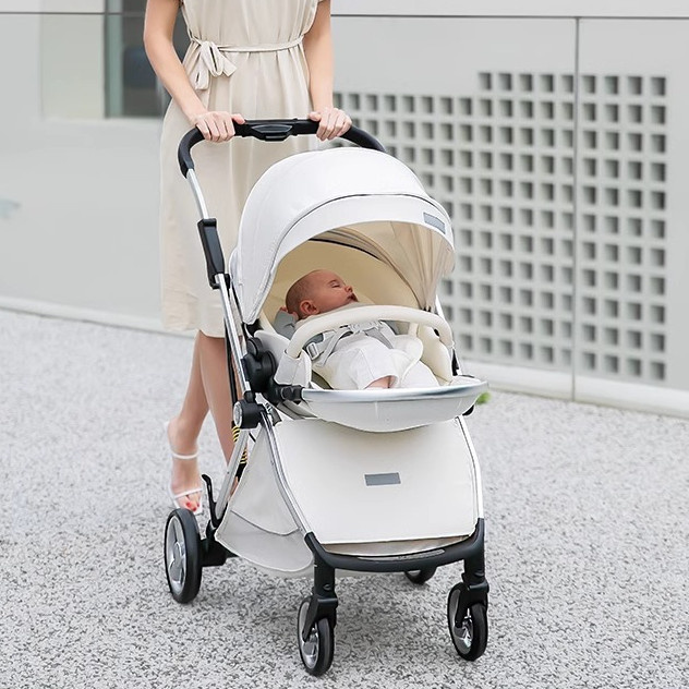 Warm House Kinderwagen in Pink und Weiß, faltbar mit Federung und Moskitonetz - Bild 1